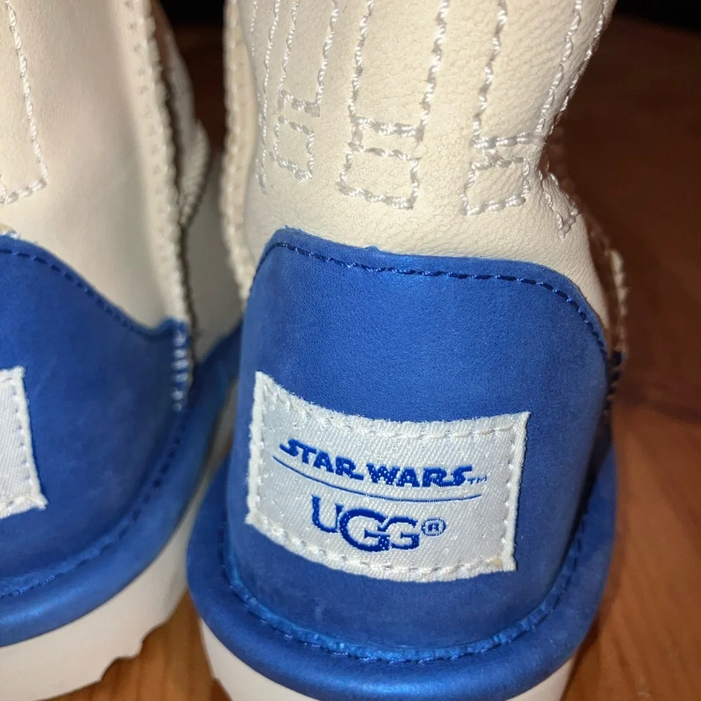 New w/out tag UGG X Star Wars Kids Classic R2-D2 Limited Edition Boots Toddler12